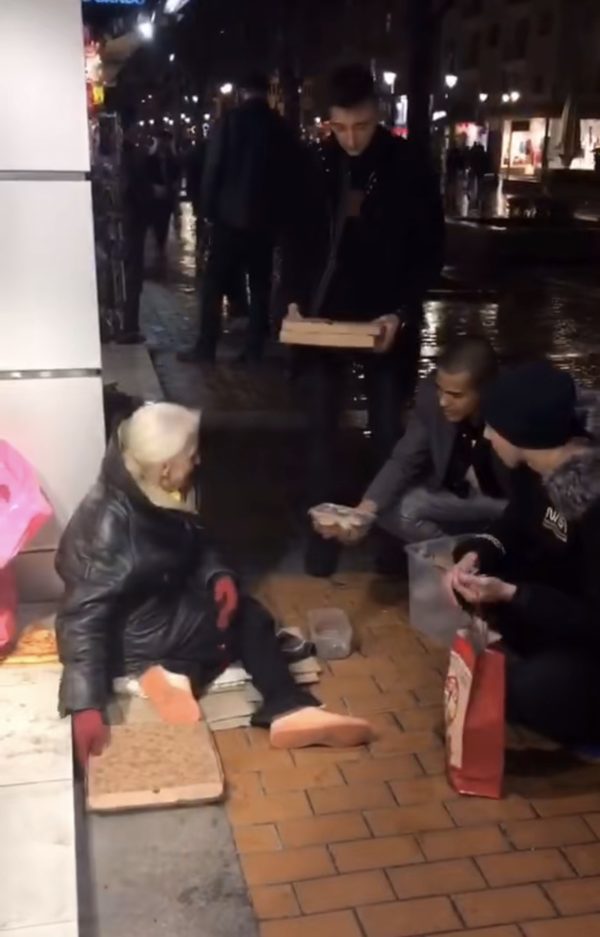 Даряване на храна